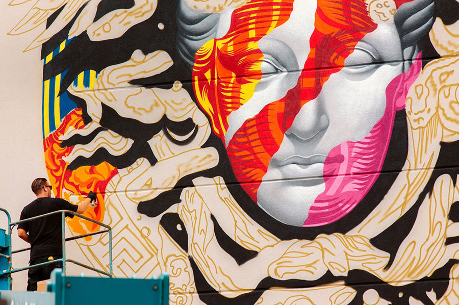 Tristan Eaton, Versace Y POW! WOW!, El Muro De La Moda - Cultura Colectiva