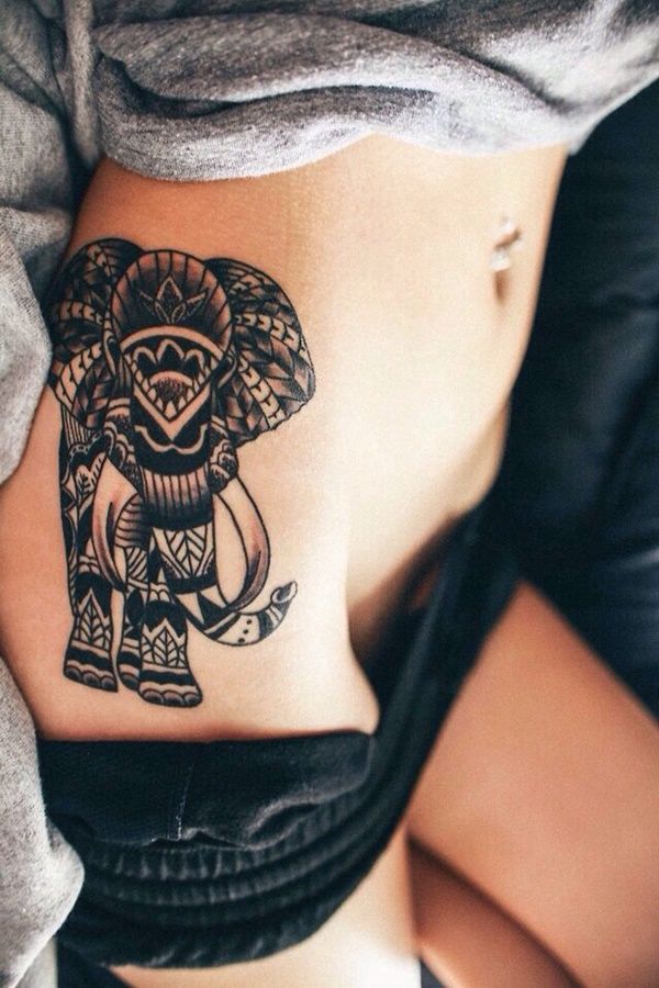 tatuajes en cadera de mujer
