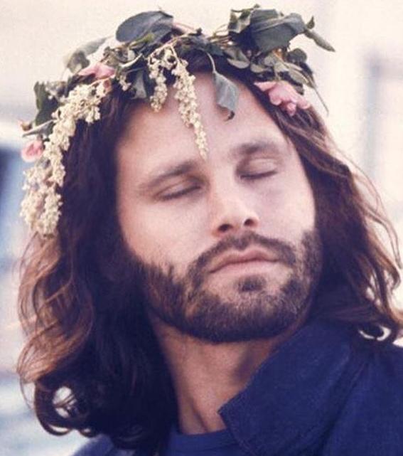 Jim Morrison elevado