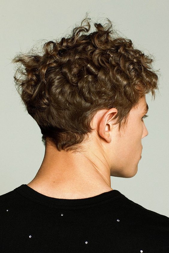 Cortes de cabello chino que todo hombre debe intentar al 