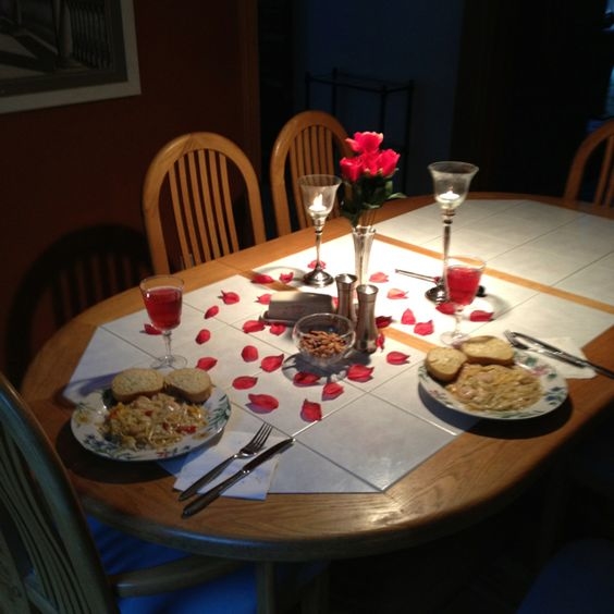 como hacer una cena romantica para dos personas