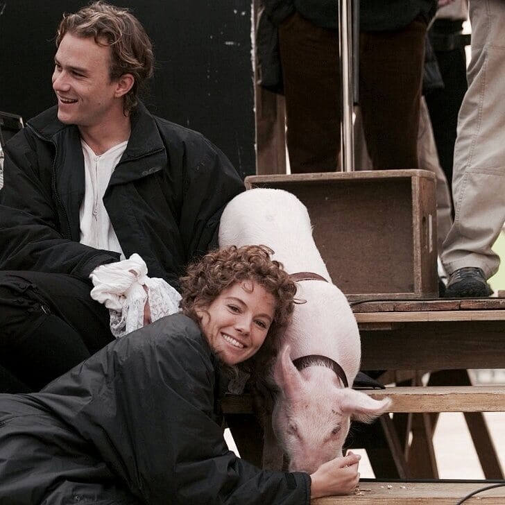 25 Photos Of Heath Ledger Behind The Scenes Of His Famous Movies 0