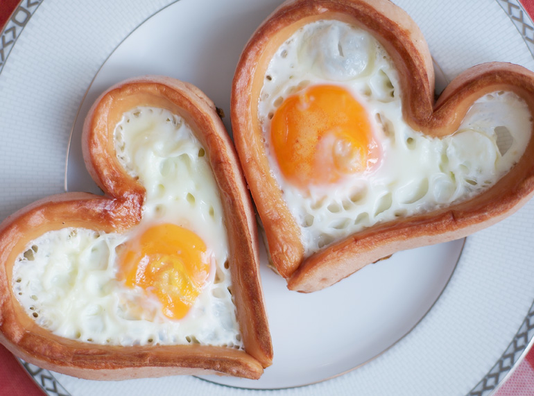 Platillos para Día de la madre - Huevos en forma de corazón