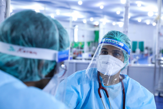 las poderosas imagenes de medicos en la india un pais azotado por el covid19 1