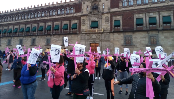 colectivos feministas salen a las calles para exigir que no sean castigadas por defenderse de sus agresores 2