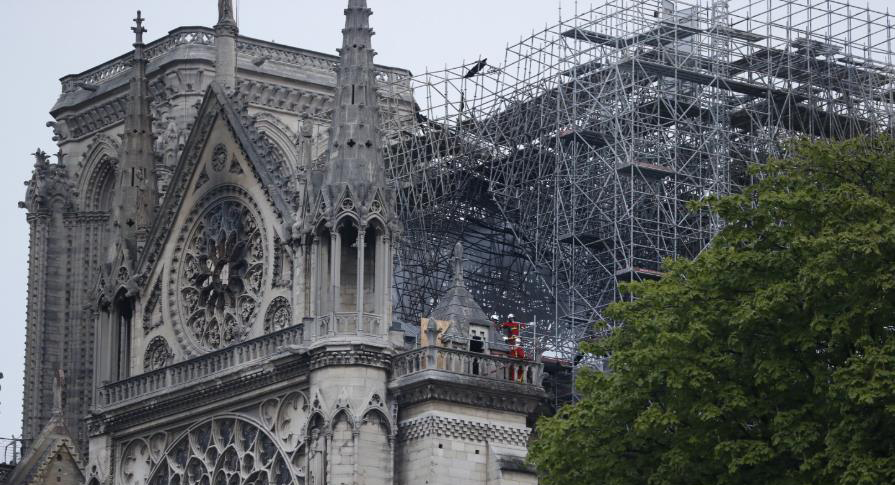 20 Notre-Dame Images From Before And After The Devastating Fire ...