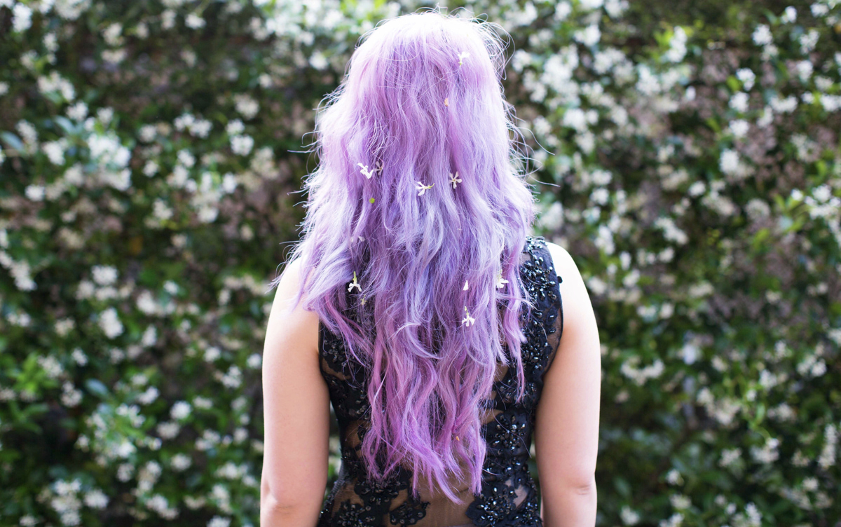 8 Photos That Show How Purple Hair Can Enhance Your Skin Tone