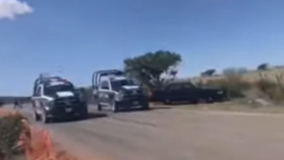 filtran video de policias mexicanos organizando arrancones clandestinos